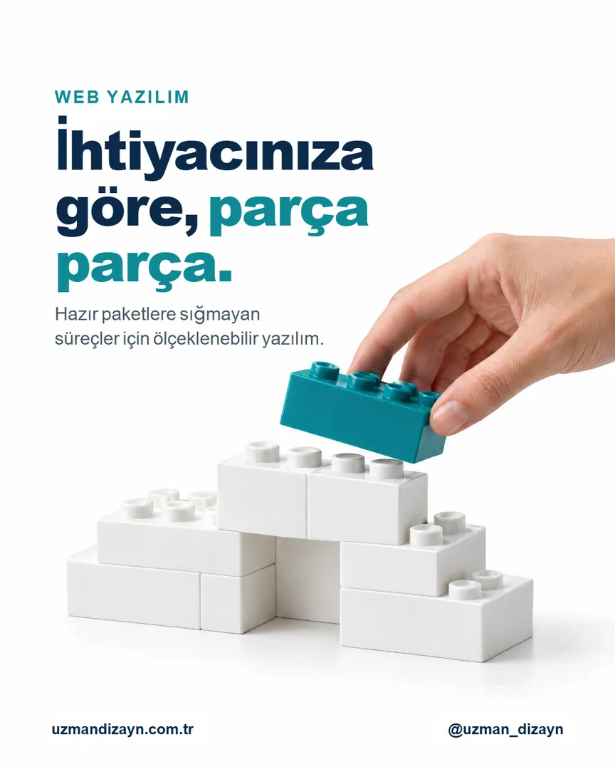 İhtiyacınıza göre, parça parça: beyaz yapı taşlarının üzerine yerleştirilen turkuaz parça